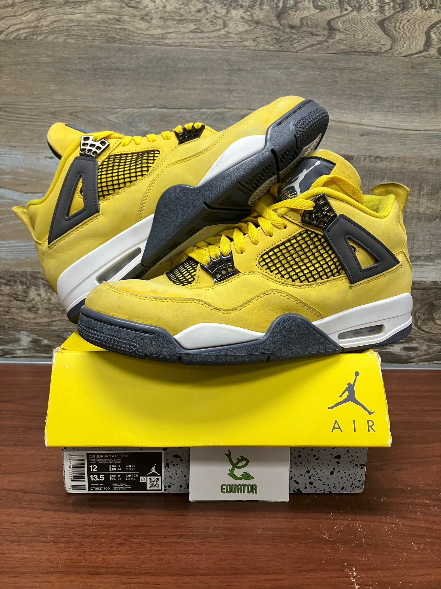 Jordan 4 Retro Lightning Size 12 *STEAL OF THE DAY*