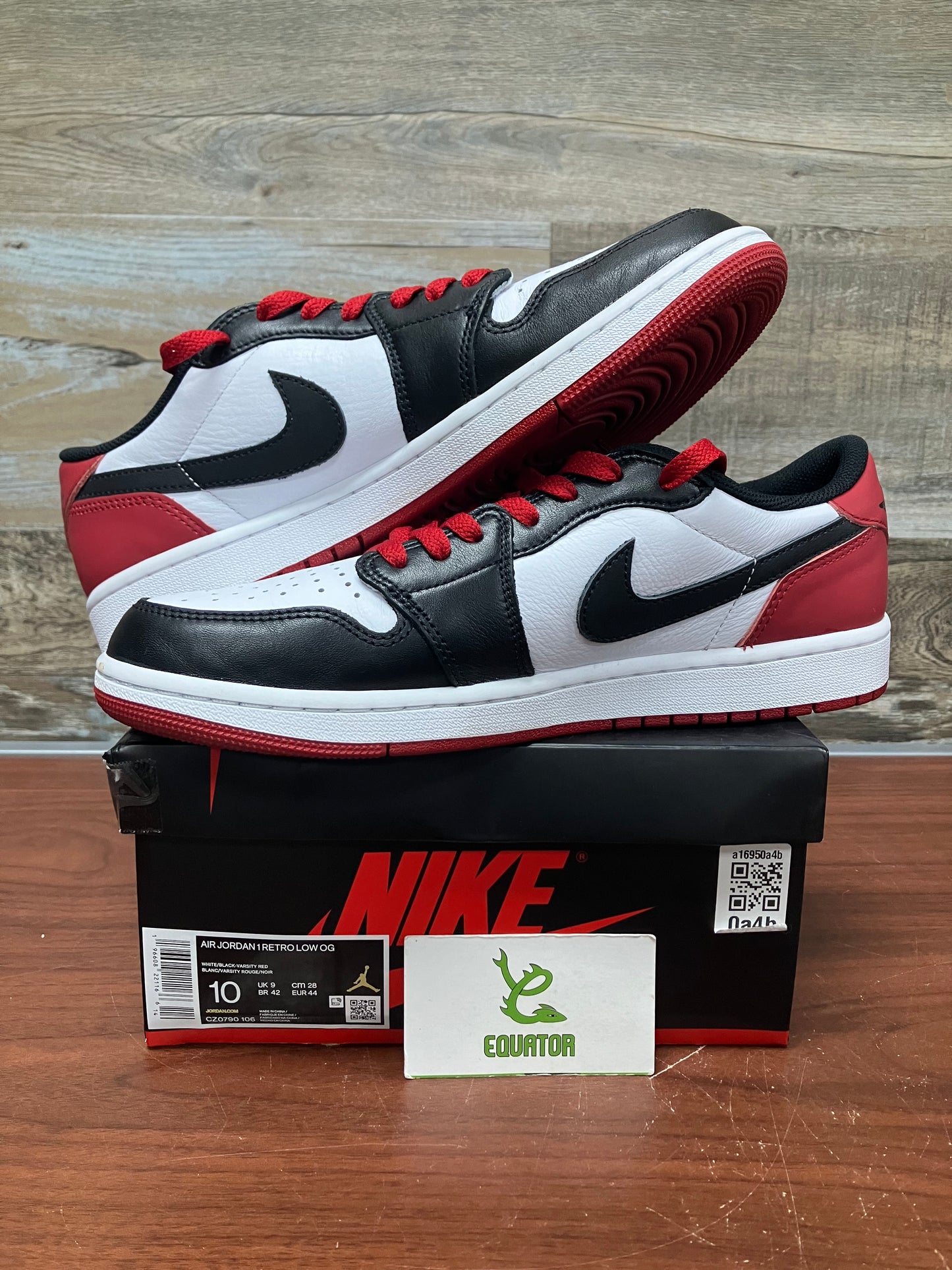 Jordan 1 Retro Low OG Black Toe Size 10