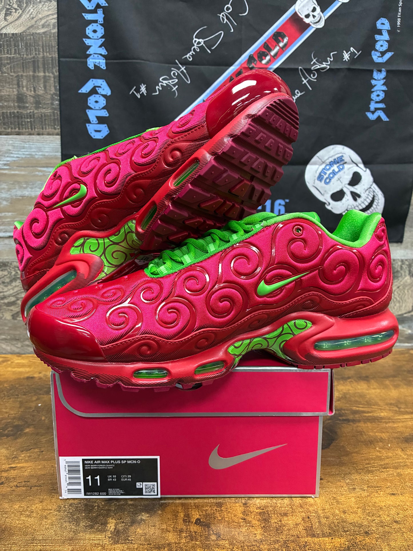 11- Nike Air Max Plus One Piece Ope Ope (NO PROMO CARD)