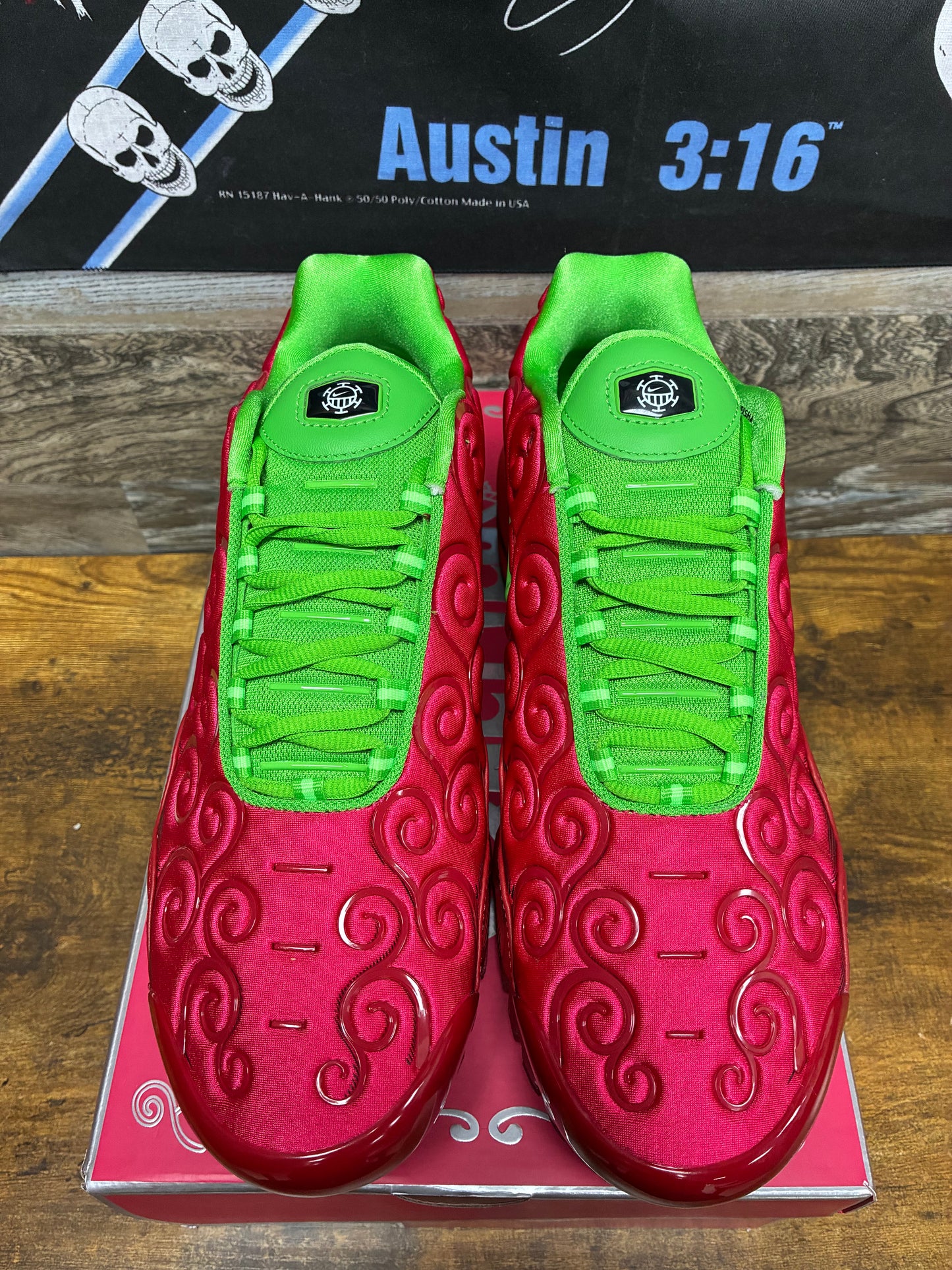 11- Nike Air Max Plus One Piece Ope Ope (NO PROMO CARD)