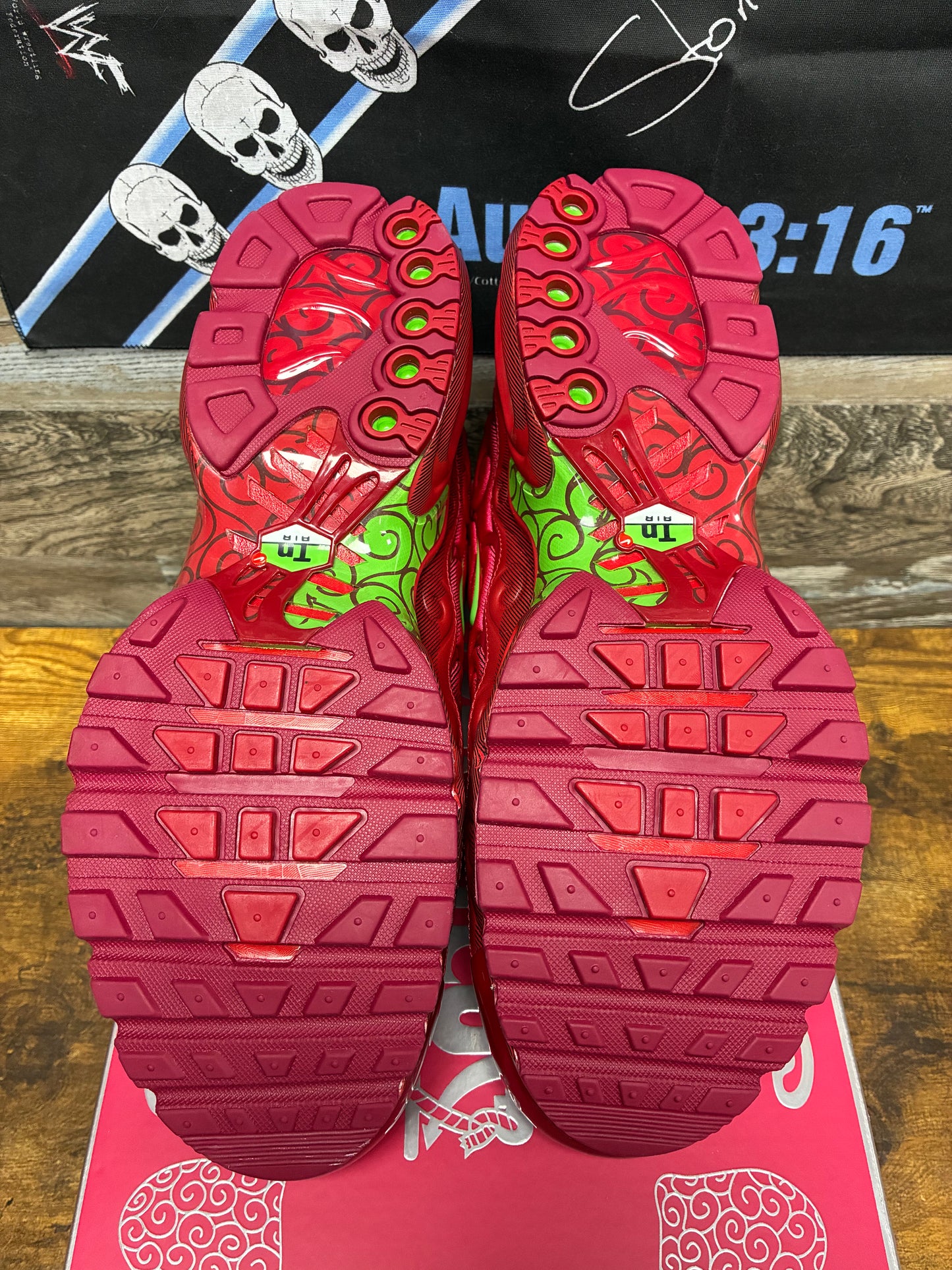11- Nike Air Max Plus One Piece Ope Ope (NO PROMO CARD)
